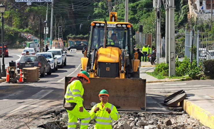 Supervisión de obras del colector Barón por autoridades regionales