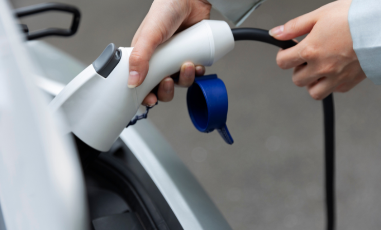 Chile se consolida como líder regional en electromovilidad con récord histórico de alianzas público-privadas