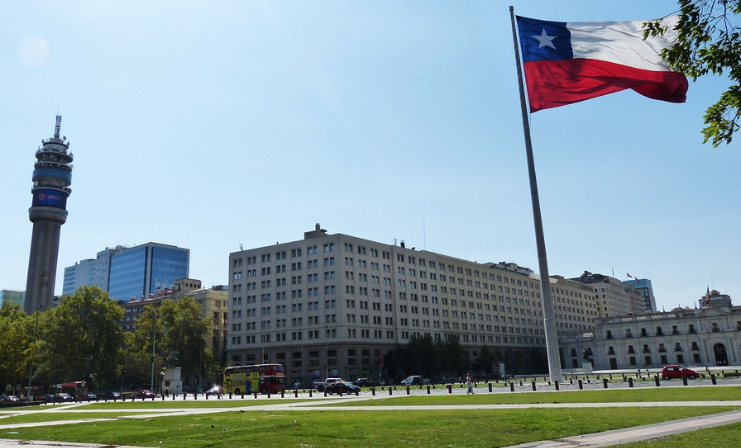 Cómo izar la bandera en casas y departamentos durante las Fiestas Patrias