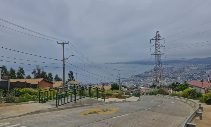 MINVU invierte $3.500 millones en pavimentación de calle Mesana en Valparaíso