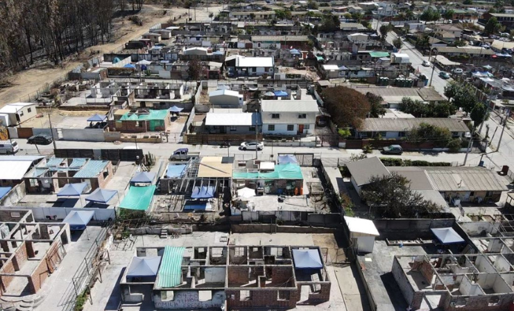 Minvu reconstruye 20 casas afectadas por incendios de febrero pasado en Canal Chacao