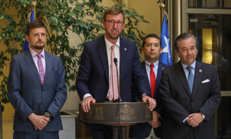 Republicanos buscan comisión investigadora por fallida compra de casa de Salvador Allende