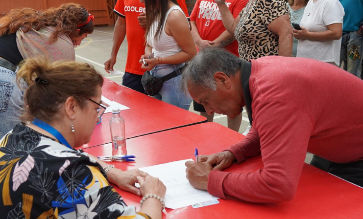 Avanza constitución de cooperativas de familias del macrocampamento de San Antonio