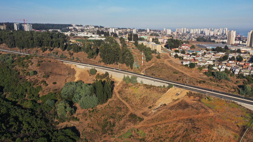 MOP concluye reparación de socavón y habilita el tránsito vehicular en el Camino Internacional de Concón