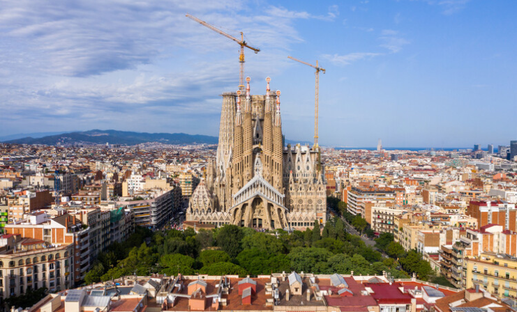 Auge de arriendos turísticos por habitaciones abre debate regulatorio en España
