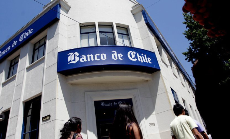 ¿Crisis bancaria o nueva forma de operar? 90 sucursales han cerrado en Santiago