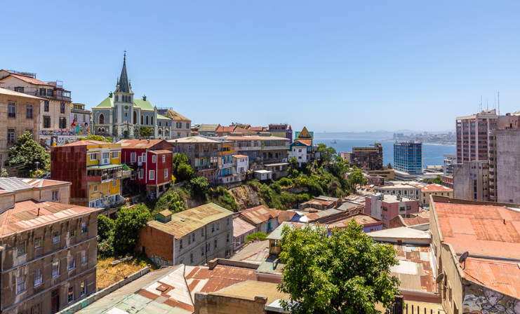 Ocupación ilegal en Valparaíso alcanza US$ 580 millones