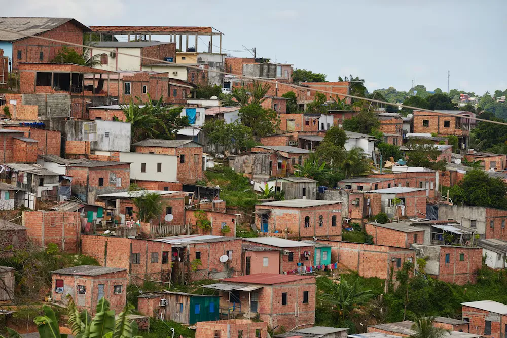 El gran problema habitacional de América Latina ya no es construir más viviendas, sino mejorar las que ya existen