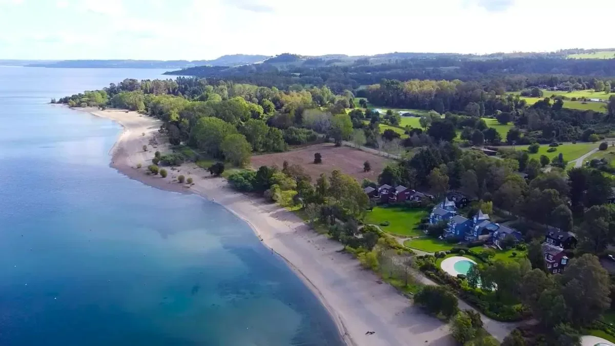 La apuesta inmobiliaria de la familia Piñera Morel en el lago Ranco avanza